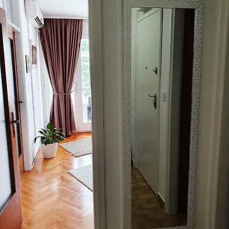 Apartment Dina Omiš Exterior foto