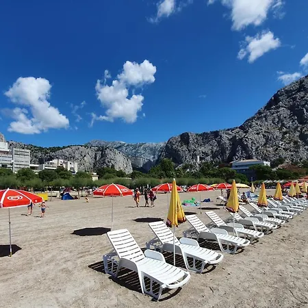 Apartment Dina Omiš Exterior foto