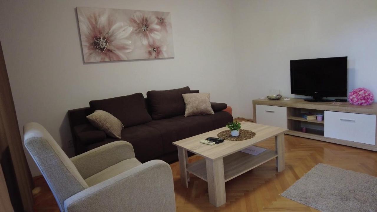 Apartment Dina *