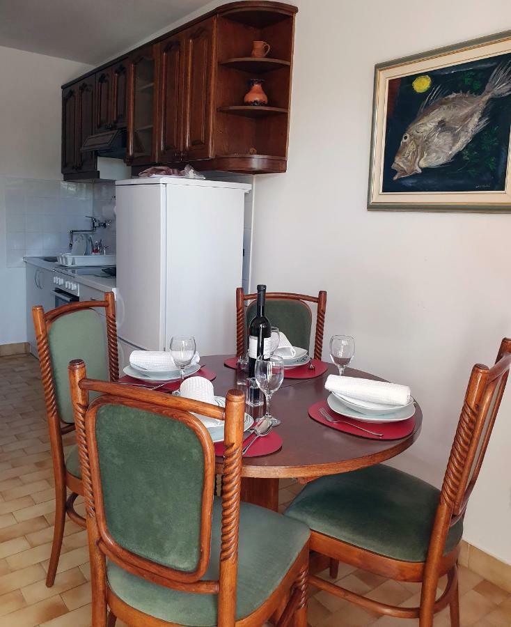 Apartment Dina *