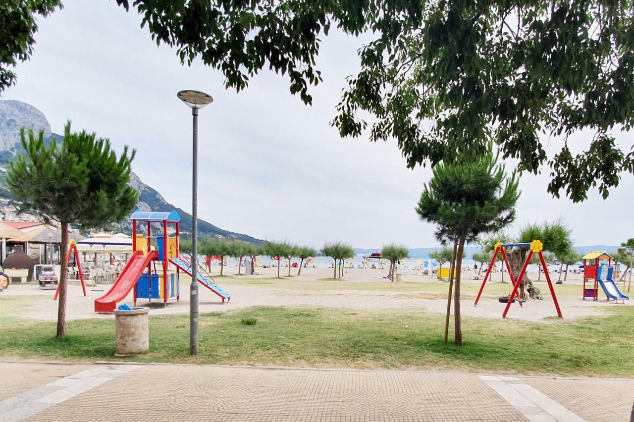 Dina * Omiš